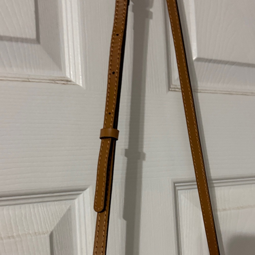 Patricia Nash, Chic Floral Beige Crossbody Bag or wristlet - Picture 8 of 9